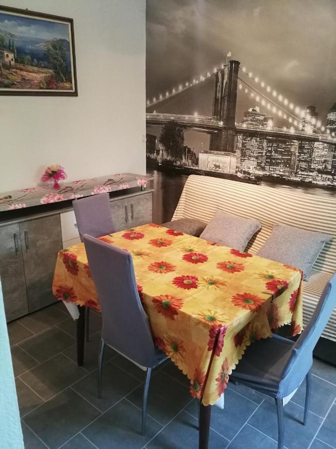 Apartment Luka 트로기르 객실 사진